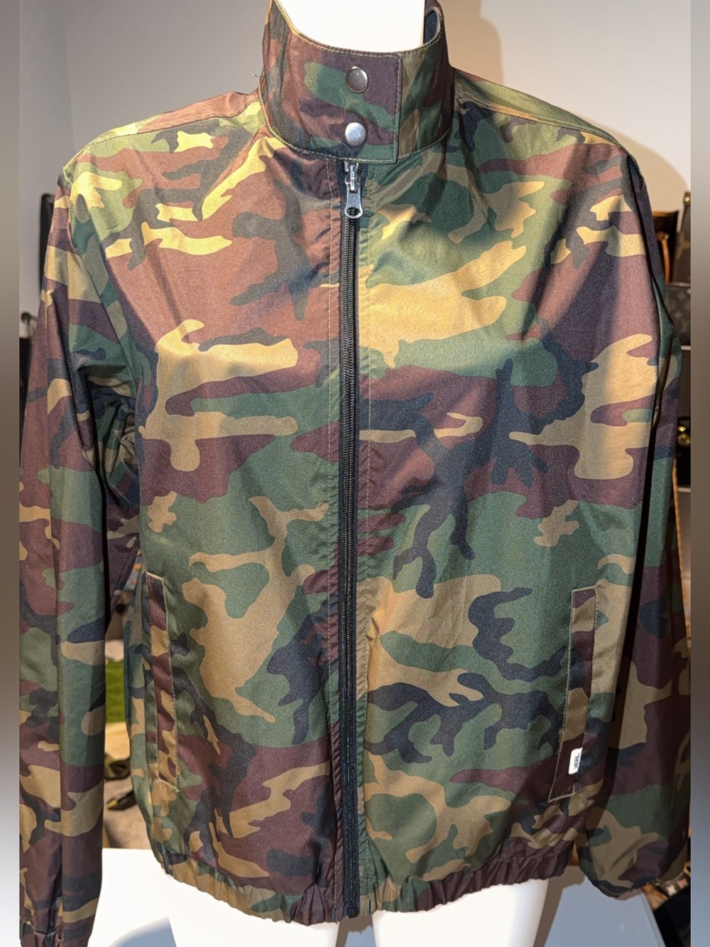 Vans REVERSIBLE camouflage Zip-Front Jacket Green Camo and Black with Vans Logo